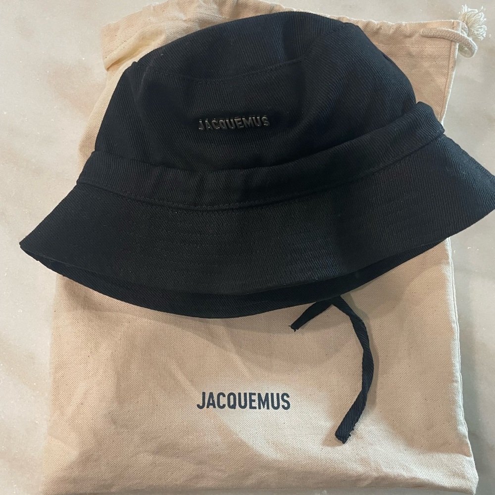 Jacquemus Le Bob Gadjo Bucket Hat
